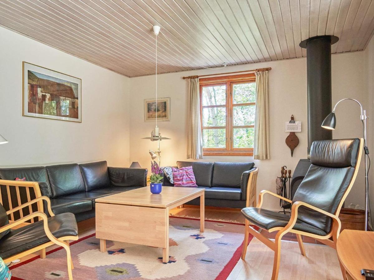 Three-Bedroom Holiday Home In Ronne 4 Eksteriør billede