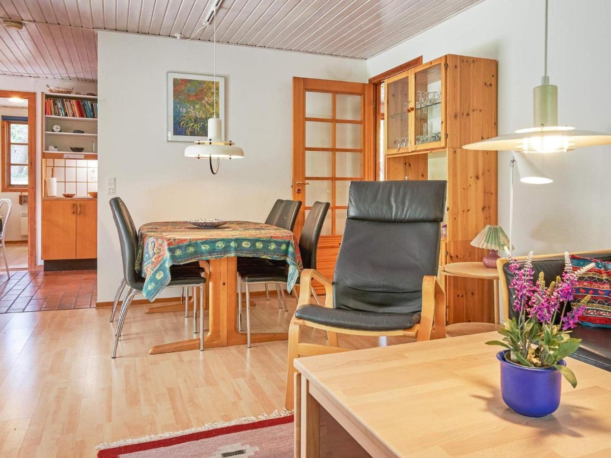Three-Bedroom Holiday Home In Ronne 4 Eksteriør billede