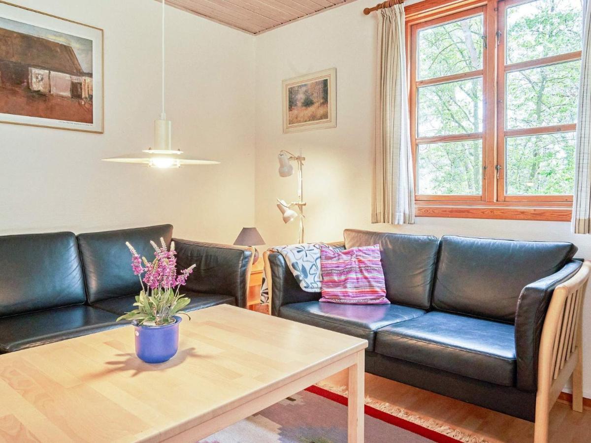 Three-Bedroom Holiday Home In Ronne 4 Eksteriør billede