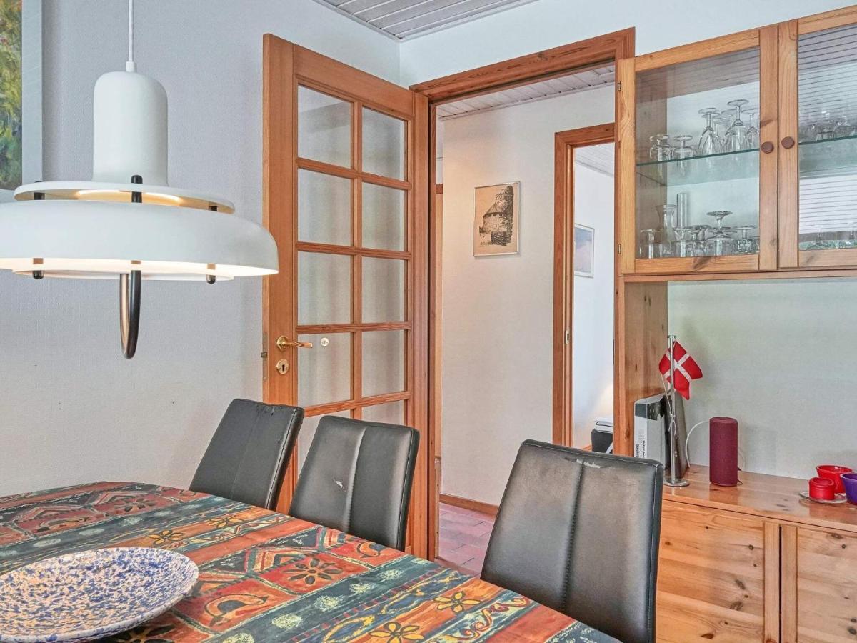Three-Bedroom Holiday Home In Ronne 4 Eksteriør billede