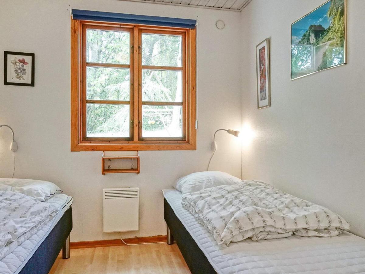 Three-Bedroom Holiday Home In Ronne 4 Eksteriør billede