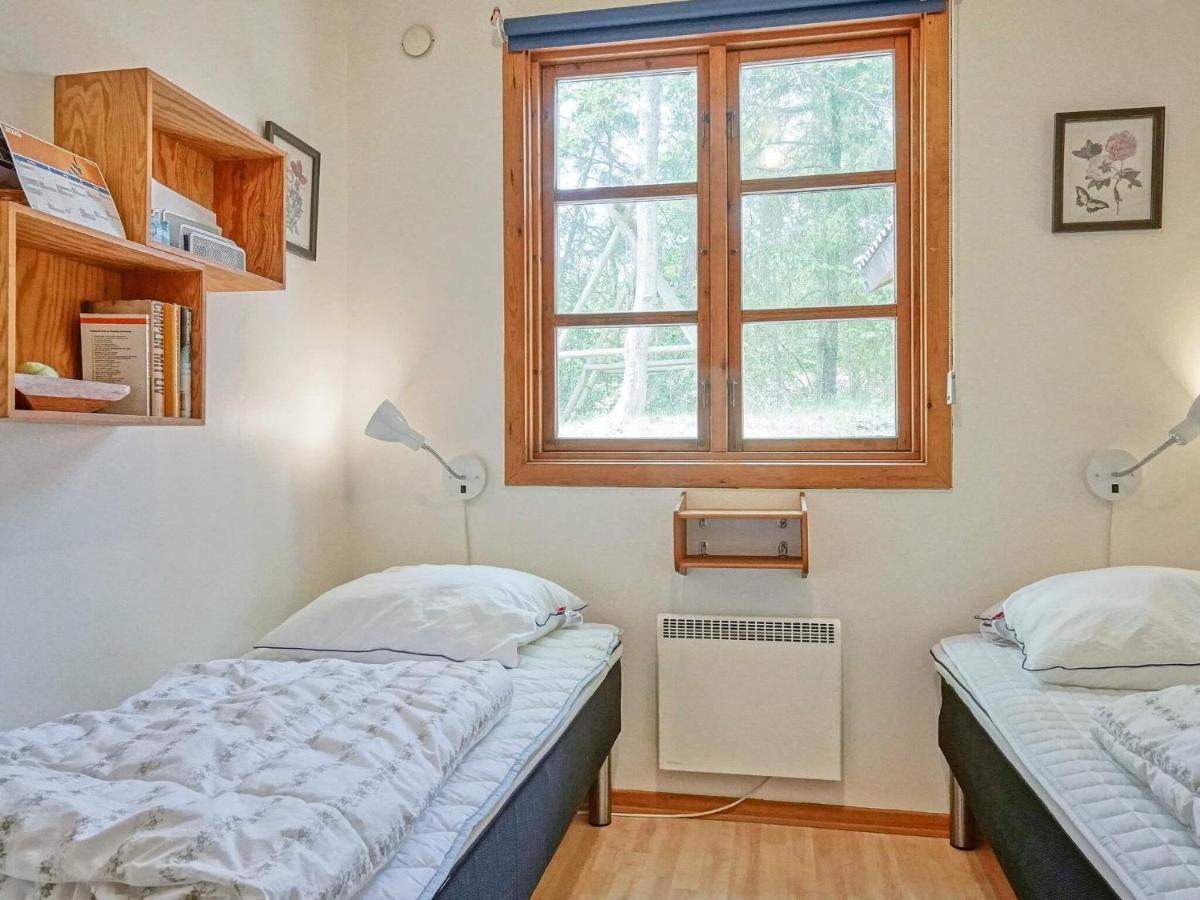 Three-Bedroom Holiday Home In Ronne 4 Eksteriør billede