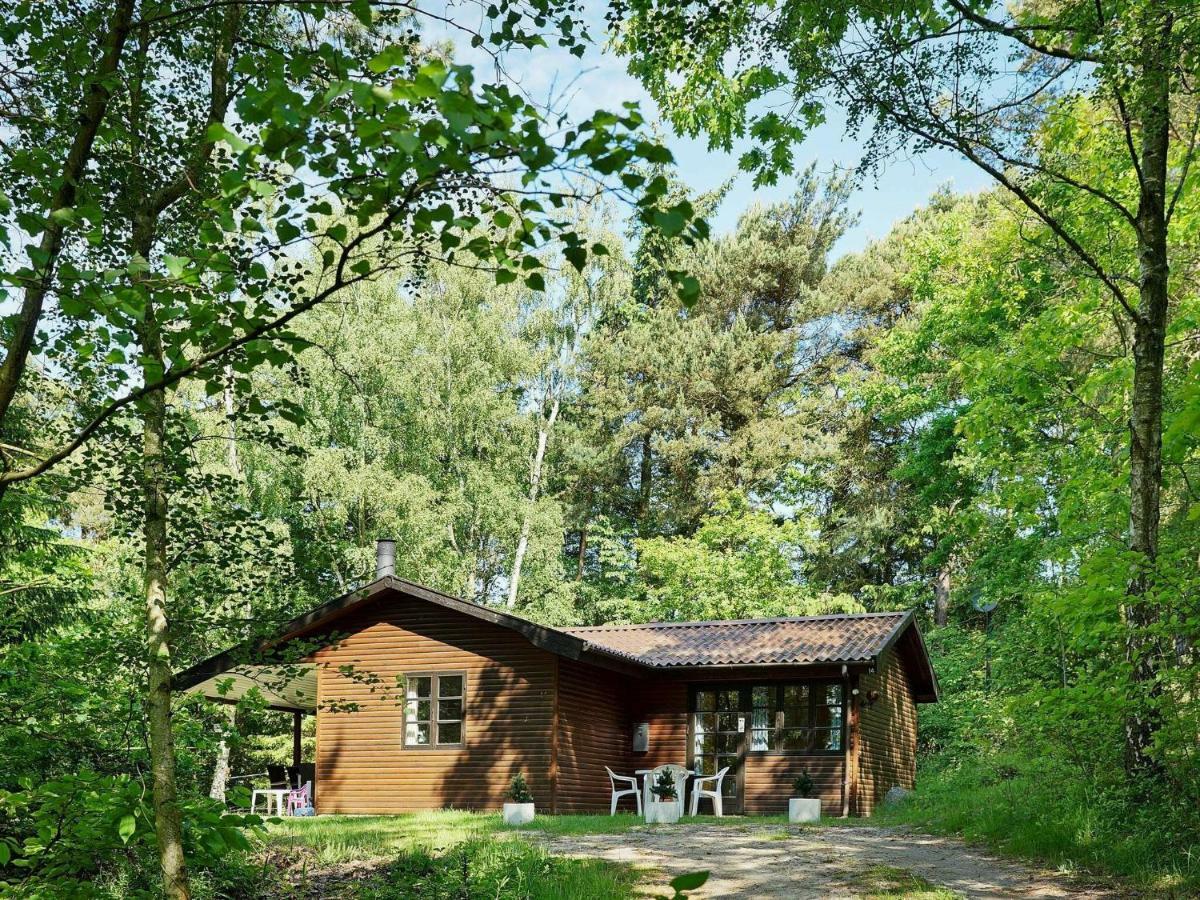 Three-Bedroom Holiday Home In Ronne 4 Eksteriør billede