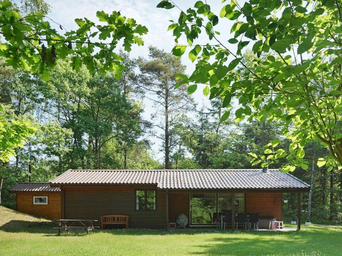 Three-Bedroom Holiday Home In Ronne 4 Eksteriør billede